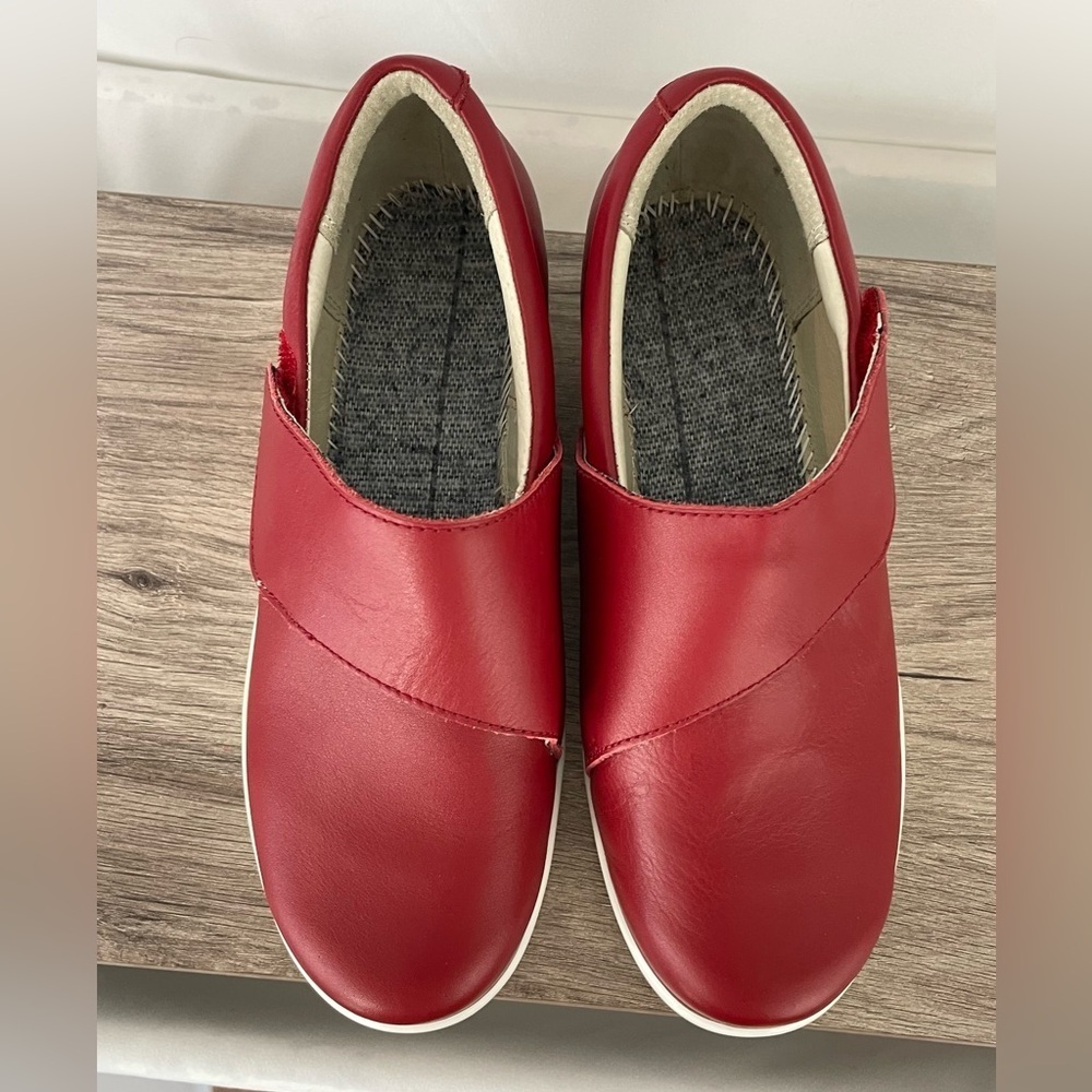 Alegria Leather Clogs Red with Velcro Strap Size 36 inner footbed sole removed - Picture 4 of 10